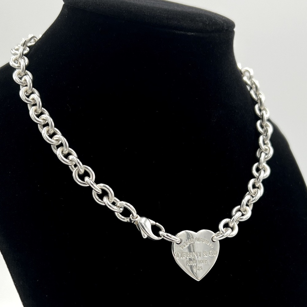 Classic heart choker